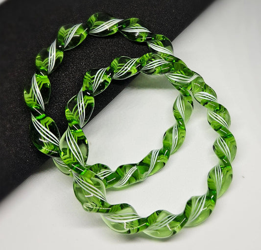 NY Lifestyles Twisted Design Crystal Glass Bangle – Handmade, Colorful Bohemian Glass Jewelry for Women, Lightweight & Unique, Fashionable Ethnic Bracelet (Green)